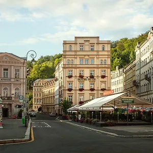 Отель Ruze
